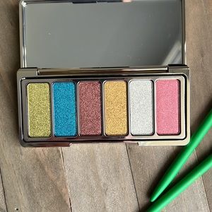 Rare Beauty 
Confident Energy Eyeshadow Palette